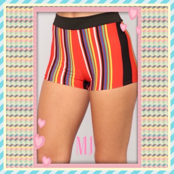 🎀New Stripe Short Set🎀 - Picture 4 of 4